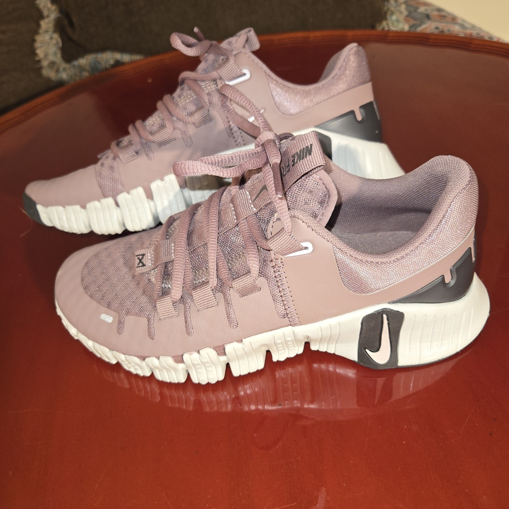 Nike Free Metcon 5 Women's Mauve Velvet Brown Size 6 NWOT - Picture 9 of 9